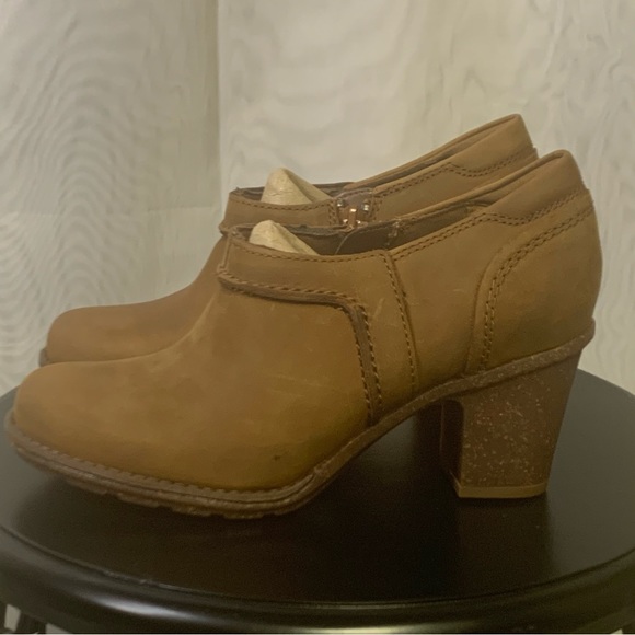 Clarks Sashlin Aleta Ankle Heel Boot - dark tan leather - New in box - Picture 2 of 11